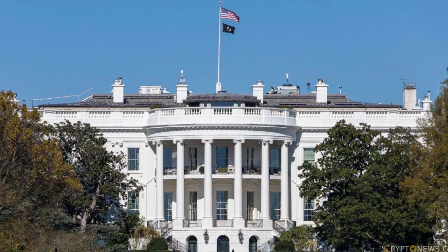 ტრამპის ადმინისტრაციამ თანამშრომლებს Polymarket-ზე ფსონების დადება აუკრძალა